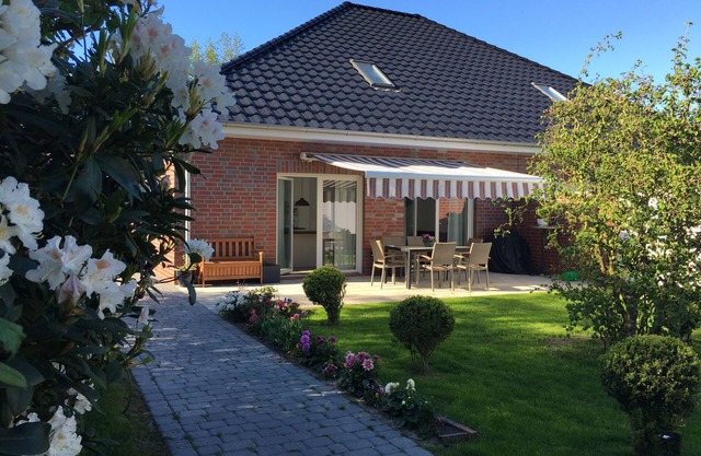 Modern 160 square meter vacation home "Nara" Esens/Bensersiel North Sea/6P