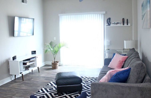 Modern 1BR★Heart of Southpark★ WiFi + Free Parking