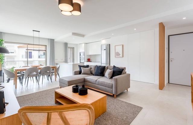 Modern 2BR w/Rooftop Pool & Parking by LovelyStay