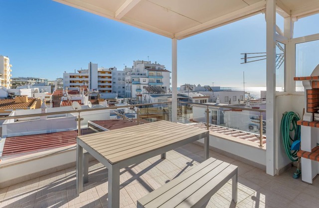 Modern 3 BDR Duplex House W/Terrace by LovelyStay