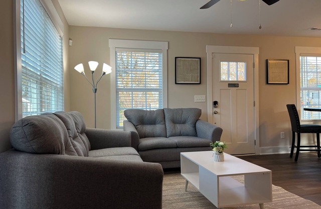 Modern 3BR New Build - King Bed + Roku TVs