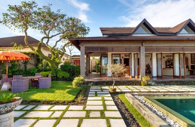Modern 3BR Villa W/Pool Area & Garden, Bali Villa 2232
