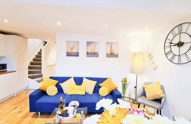 Modern 4 bedroom flat, Near Brighton Station