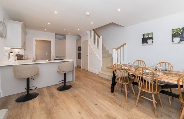 Modern 4BR New Home near Biz Park & Station | Pass the Keys