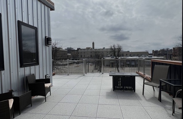 Modern 5bd mins from downtown