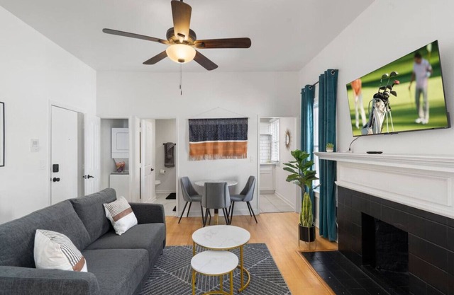 Modern Apartment in the Heart of Phoenix (6)
