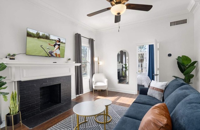 Modern Apartment in the Heart of Phoenix (7)