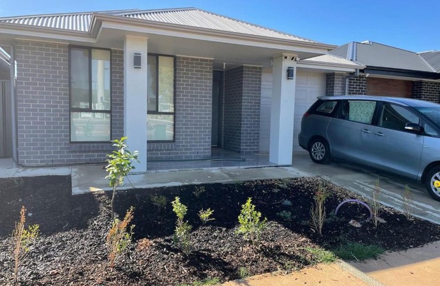 Modern Brand New 4BR Family Home Walkable to Shops