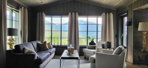 Modern Cabin With Ski Inout In Great Area