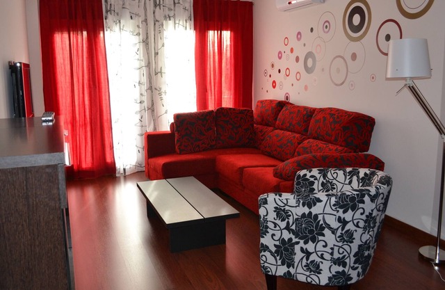 Modern, central, with three bedrooms, fully equipped