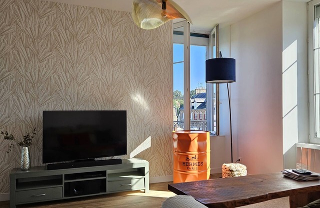 Modern & Charming Apartment
