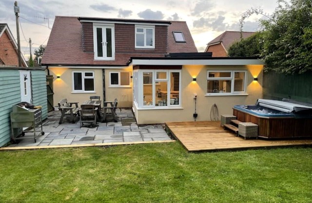 Modern cottage on edge of New Forest