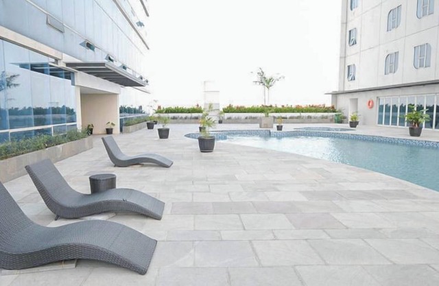 Modern Cozy Studio at The Square Surabaya Apartment