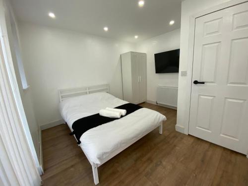Modern en-suite rooms Luton air port