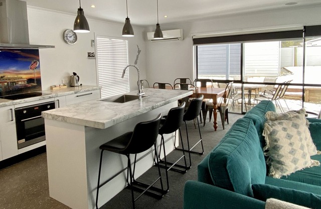 Modern, Functional and Central Wifi - Xmas/New Year Rates Refer Description