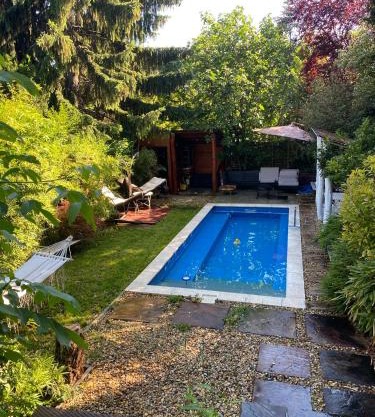 Modern house in central with pool