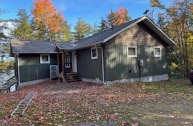 Modern Lakefront Muskoka Cottage. Family friendly retreat on a pristine lake!