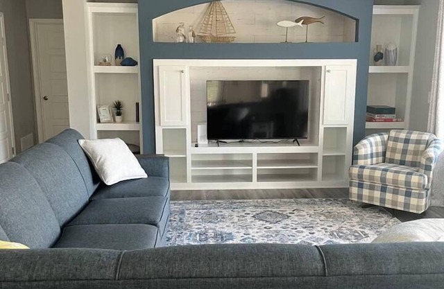 Modern Lakehouse: Dock, Hot Tub, Firepit, Playset