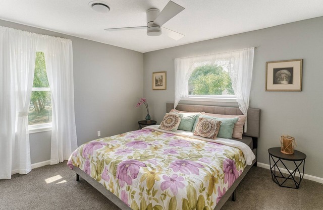 Modern Lux Clean 3BR 2BA Near Ft. Cavazos—King Bed, Massage Chair, Pet-Friendly