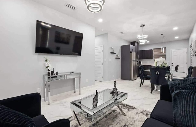 Modern Luxe: Sleek Comfort in Every Detail