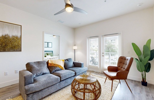 Modern luxury apartment w/private balcony, and shared pool