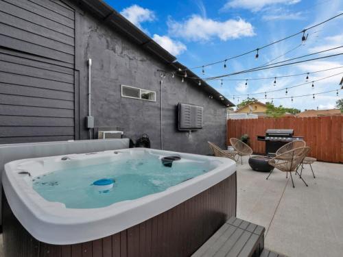 Modern Luxury Minutes from Downtown Dallas