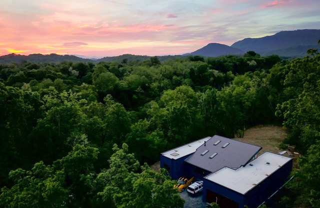 Modern Mountain Getaway