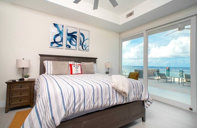 Modern Oceanfront 3 Bdr Condo/w Pool + Diving