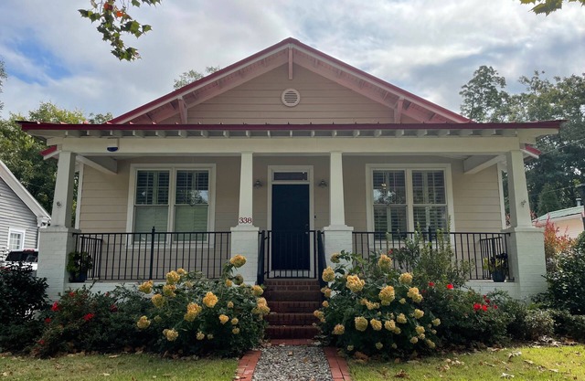 Modern open-concept 3BR home in downtown Aiken, walk to everything.