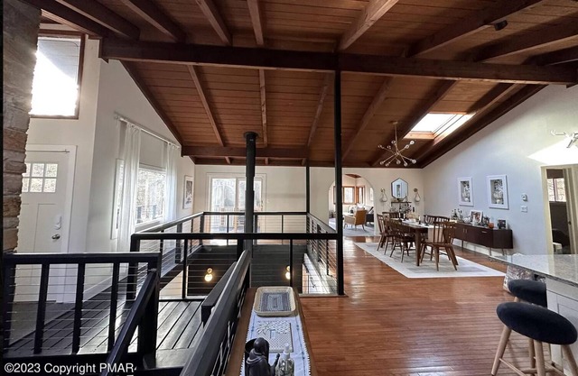 Modern ranch-style Bushkill home near all 4 season activities. Pet-friendly!