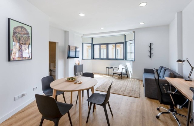 Modern Retreat 1 in Faro by Lovelystay