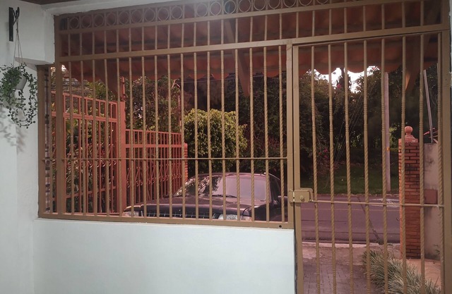 Modern Studio Clean Safe Area Fast Wifi with Patio