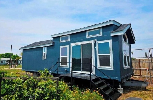 Modern Tiny Home Near Sequoia National Park