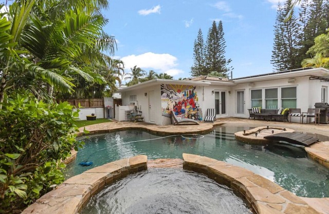 Modern Tropical Pool House North Miami w/Hot Tub