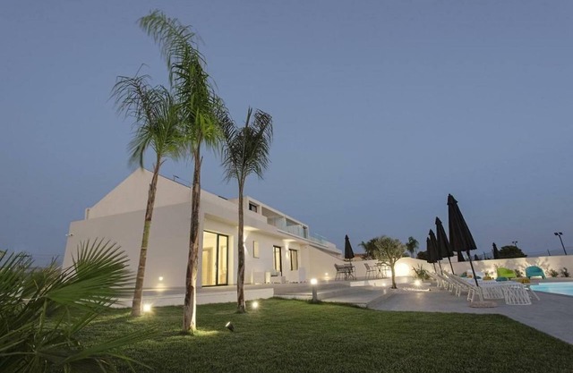 Modern villa with all comforts. 2 minutes from the sea and 5 from the Valley Of The Temples