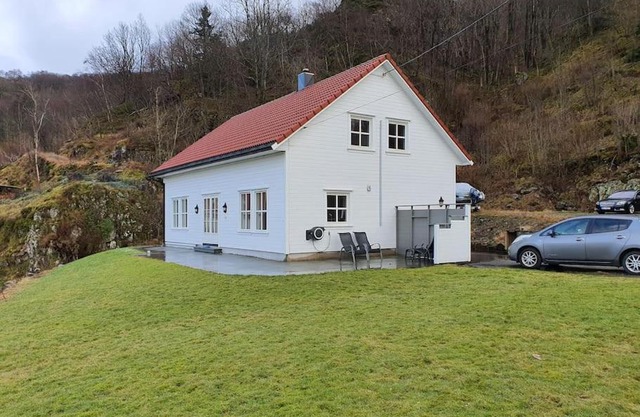 Moderne hus med 5 soverom og 2 bad på Hidra