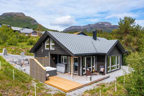 Moderne hytte på Fjellsætra med Jacuzzi