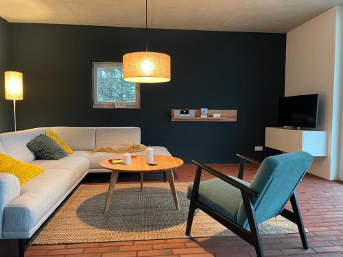 Modernes Architektenhaus direkt am Golfplatz Schloss Ranzow.