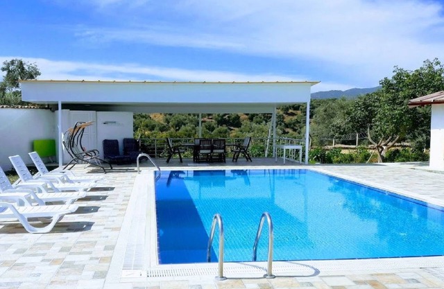 Modernised Traditional Cottage with Private Pool Set in Beautiful Countryside