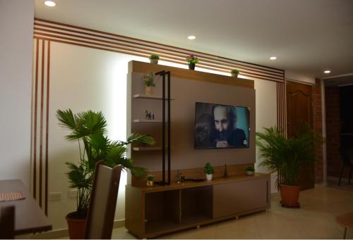 Moderno y céntrico apartamento con impresionantes vistas a la montaña 202