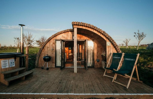 Modulog 1 At Tapnell Farm