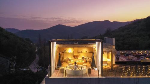 Moganshan Binlincheng Hot Spring B&B