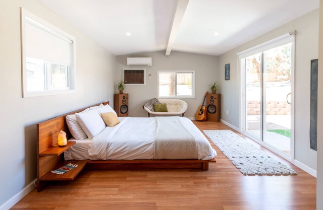 Mojave Haven: Fast WiFi, New Heat/AC, Private Backyard in downtown Joshua Tree