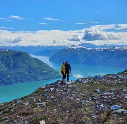 Molden 2-fjellutsikt og jacuzzi tilgang.
