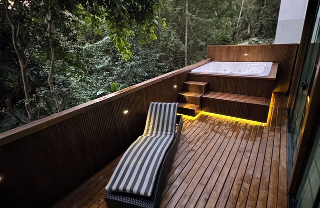 Monkey House Floripa! Casa Nova com Muito Requinte com Fundos a Mata Nativa