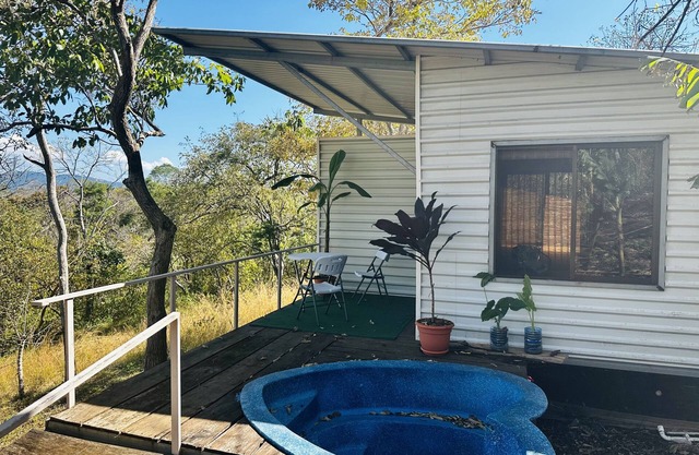 Monkey Cabins near Beach with Mountain Views and Heart Shaped dipping pool