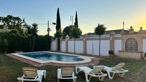 MonKeys Apartments La Gloria Pool Sanlúcar la Mayor