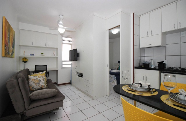 Mont Serrat Studios Apartment - Garage