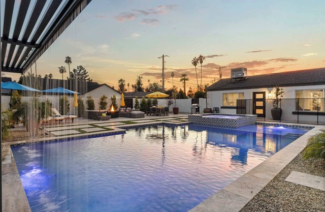 Montecito Luxe: 3-Villa Retreat w/Pool Courtyard