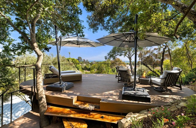 Montecito Treehouse-a unique property with beautiful ocean views!